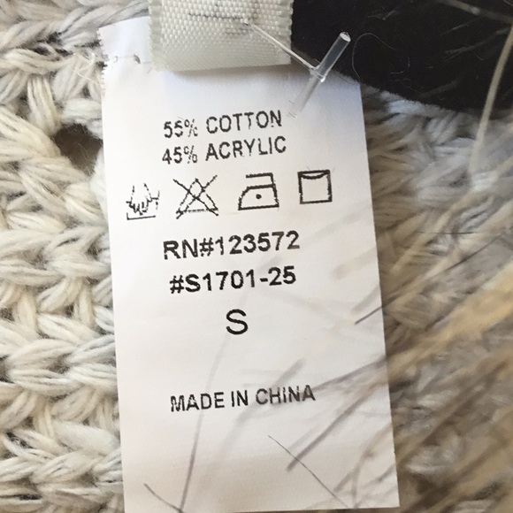 Pinklicious Faux Fur Collar Knit Sweater/Shrug S - Picture 10 of 10